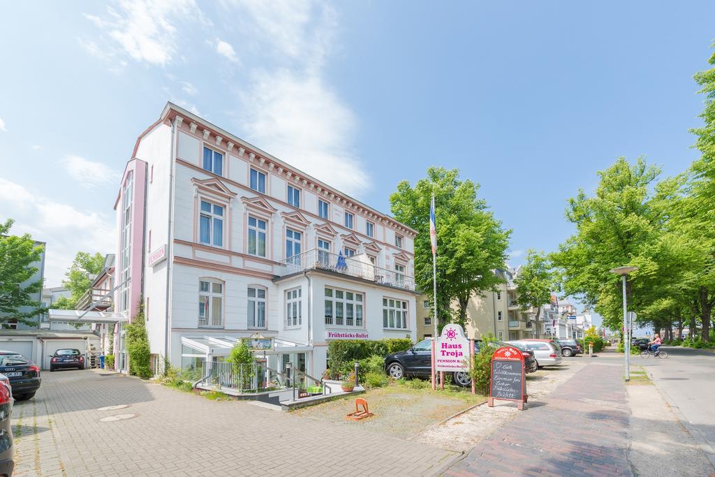 Haus Troja Hotel Rostock Exterior photo