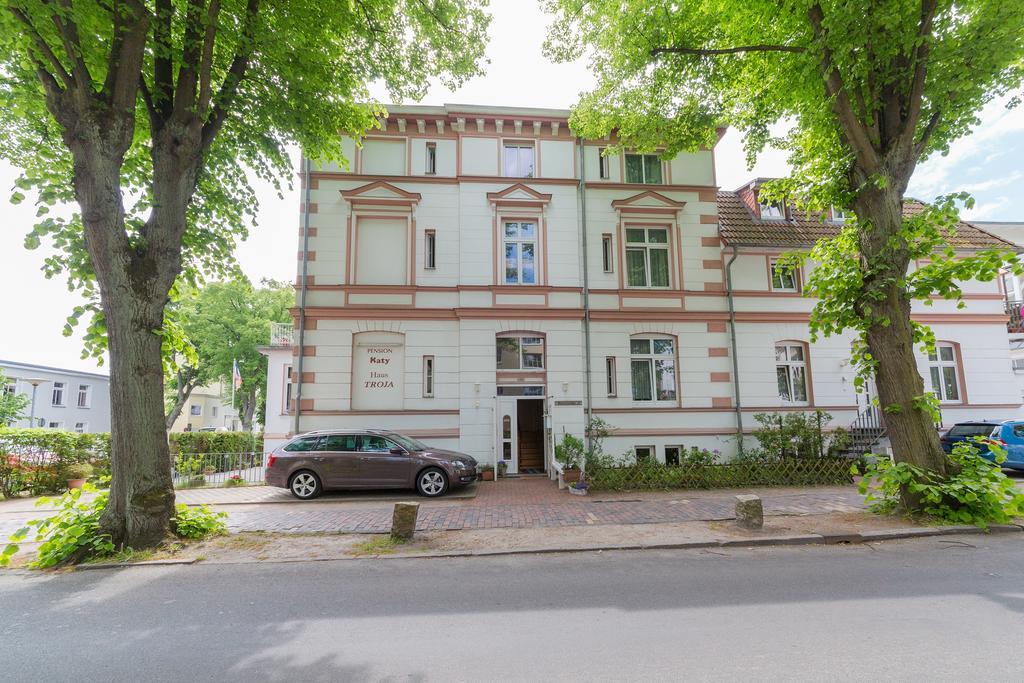 Haus Troja Hotel Rostock Exterior photo